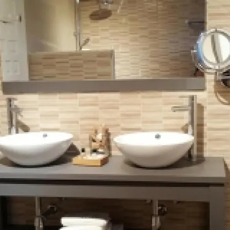 Hotel Camping ريباذيسييّا