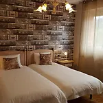 فندق Hotel Camping ريباذيسييّا