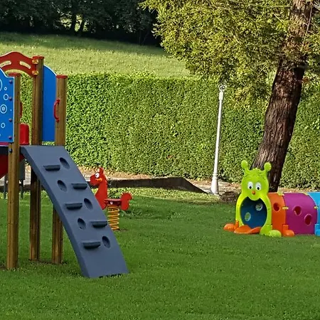 Hotel Camping ריבאדסלה