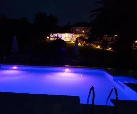 Hotel Camping מלון